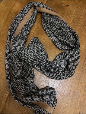 Geometric Print Black & Tan Women's Scarf - Unbranded 6x3 ft size